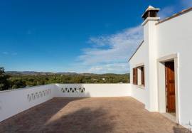 Private and modular house, in the heart of nature in Moncarapacho