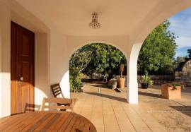 Private and modular house, in the heart of nature in Moncarapacho