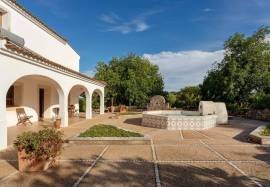 Private and modular house, in the heart of nature in Moncarapacho