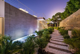 A Palatial Paradise in Quinta Do Lago