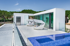 A Palatial Paradise in Quinta Do Lago