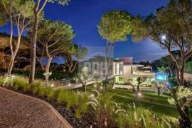 A Palatial Paradise in Quinta Do Lago