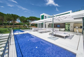 A Palatial Paradise in Quinta Do Lago