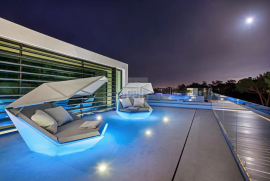 A Palatial Paradise in Quinta Do Lago