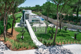 A Palatial Paradise in Quinta Do Lago