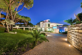 A Palatial Paradise in Quinta Do Lago