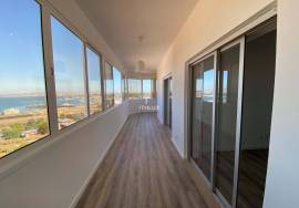 Refurbished Apartment with Superb River View