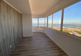 Refurbished Apartment with Superb River View