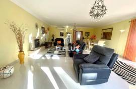 Elegant 4-Bedroom Villa Near Vila Nova de Cacela with Pool and Garage