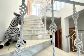 Elegant 4-Bedroom Villa Near Vila Nova de Cacela with Pool and Garage