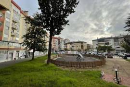 T2 in Venteira, 50 meters from Elias Garcia