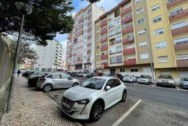 T2 in Venteira, 50 meters from Elias Garcia