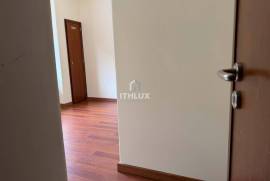 T2 in Venteira, 50 meters from Elias Garcia