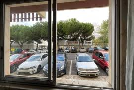 T2 in Venteira, 50 meters from Elias Garcia