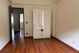 T2 in Venteira, 50 meters from Elias Garcia