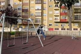 T2 in Venteira, 50 meters from Elias Garcia