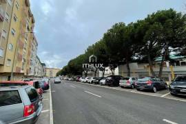 T2 in Venteira, 50 meters from Elias Garcia