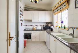 Exclusive 2-Bedroom Apartment with Lateral Sea View – Vilamoura Marina