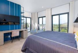 Modern 4 bedroom villa with panoramic views in Vale Formoso