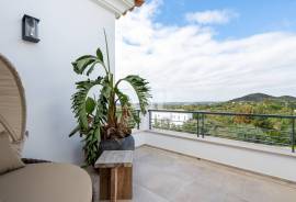 Modern 4 bedroom villa with panoramic views in Vale Formoso