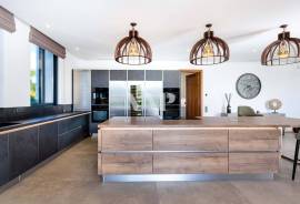 Modern 4 bedroom villa with panoramic views in Vale Formoso