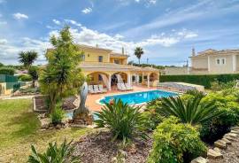 4 bedroom villa with pool and garden, Fonte Santa - Quarteira