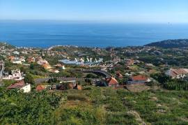 Excellent plot of land with magnificent views