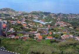 Excellent plot of land with magnificent views