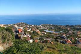 Excellent plot of land with magnificent views