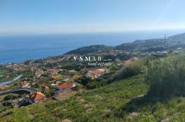 Excellent plot of land with magnificent views