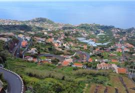 Excellent plot of land with magnificent views