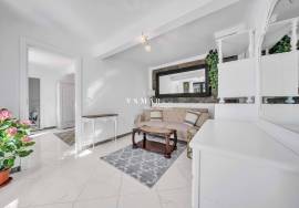 Serene Retreat: Greek-style Home in Madalena do Mar