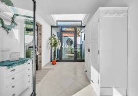 Serene Retreat: Greek-style Home in Madalena do Mar