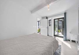 Serene Retreat: Greek-style Home in Madalena do Mar