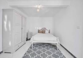 Serene Retreat: Greek-style Home in Madalena do Mar