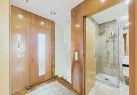 Elegant 3 Bed Villa with Garden, Roof Terrace & Resort Style Pools