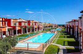 Elegant 3 Bed Villa with Garden, Roof Terrace & Resort Style Pools