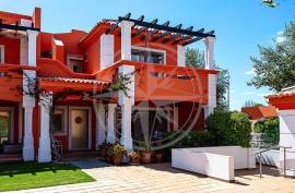 Elegant 3 Bed Villa with Garden, Roof Terrace & Resort Style Pools