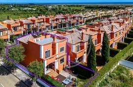 Elegant 3 Bed Villa with Garden, Roof Terrace & Resort Style Pools