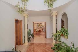 Elegant 5-Bedroom Villa with Pool & Coastal Views in Boliqueime