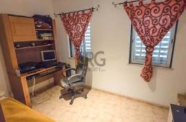 Elegant 5-Bedroom Villa with Pool & Coastal Views in Boliqueime