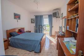 Elegant 5-Bedroom Villa with Pool & Coastal Views in Boliqueime