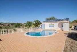 Elegant 5-Bedroom Villa with Pool & Coastal Views in Boliqueime