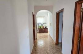 Elegant 5-Bedroom Villa with Pool & Coastal Views in Boliqueime