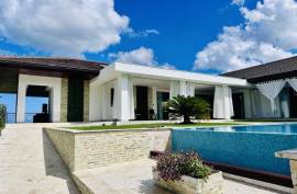 Spectacular Sweeping Views