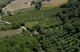 Excellent 3 Bed Farmhouse for Renovation for Sale In Campofilone Fermo Marche