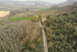 Excellent 3 Bed Farmhouse for Renovation for Sale In Campofilone Fermo Marche