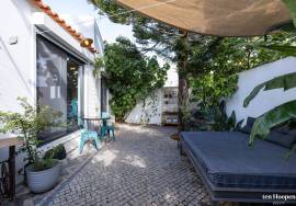 3 Bedroom Villa for refurbishment plus modernized Annex with income.