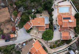 3 Bedroom Villa for refurbishment plus modernized Annex with income.