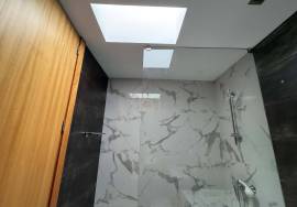 3 bedroom apartment in Rua de Monsanto for rent with terrace and balcony